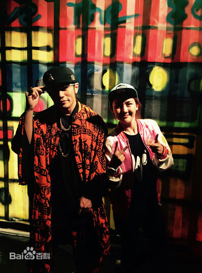 陈梓童(Tifa Chen、A.K.A Queen.T)与导师周杰伦合影图片图集