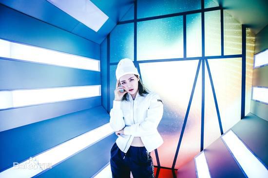 陈梓童(Tifa Chen、A.K.A Queen.T)最新图集