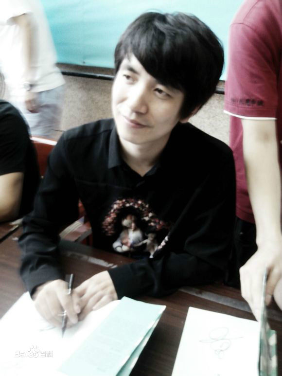 李军仁至尊玉素颜照相册