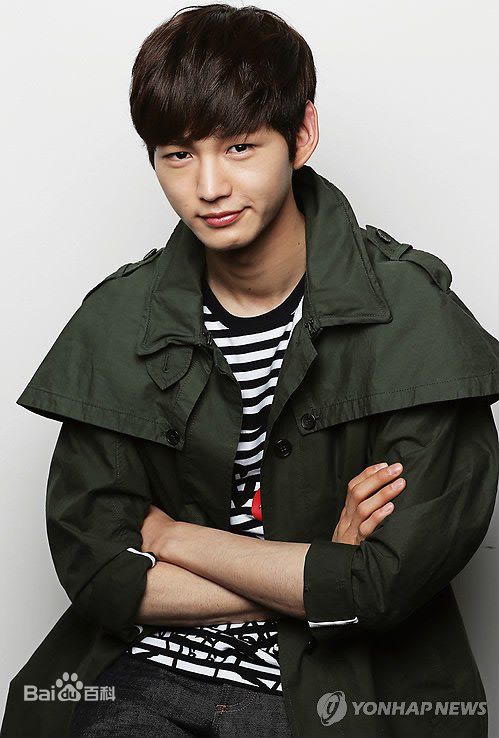 李源根(（Lee Won Keun）)采访照素颜照相册