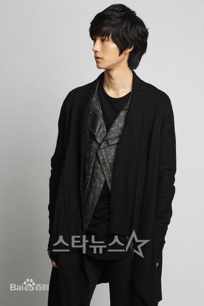 李源根(（Lee Won Keun）)采访照素颜照相册