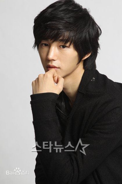 李源根(（Lee Won Keun）)采访照素颜照相册