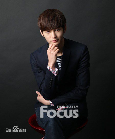 李源根(（Lee Won Keun）)采访照素颜照相册