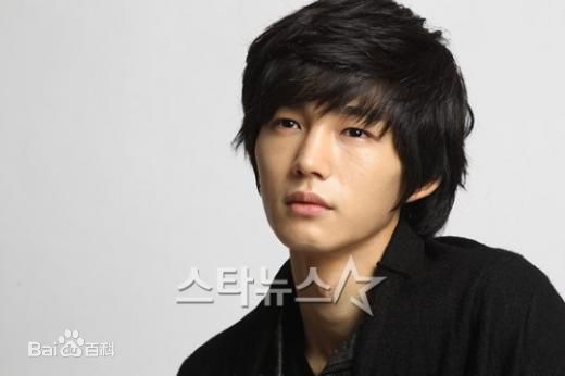 李源根(（Lee Won Keun）)采访照素颜照相册