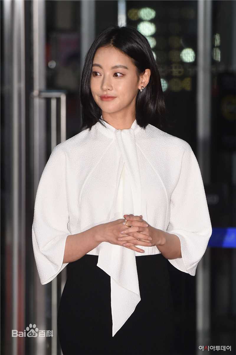 吴涟序( Oh Yeon Seo)2016 S演技大赏前后照片