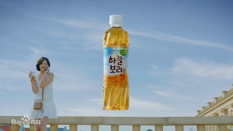 吴涟序( Oh Yeon Seo)大麦天空茶素颜照壁纸