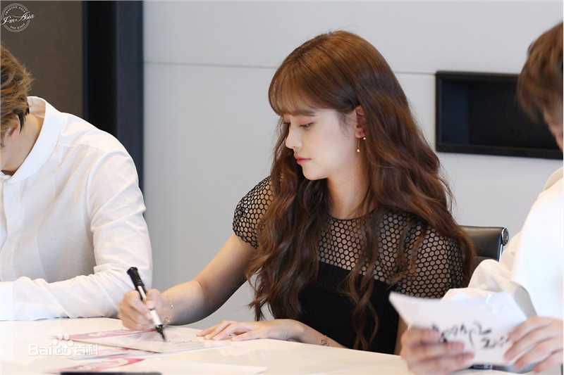 吴涟序( Oh Yeon Seo)我的野蛮女友壁纸壁纸