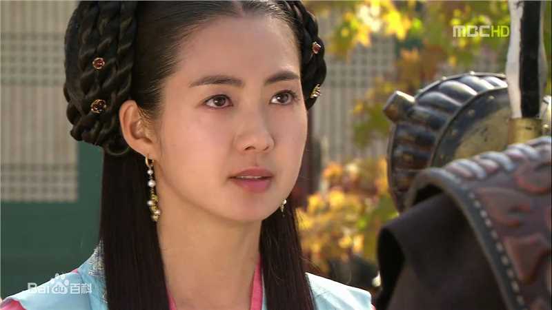 高清李枖原(Lee Yo Won)在《善德女王》中的图集