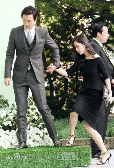 延政勋(Yeon Jung-Hoon)鸳鸯夫妇韩佳人图片图册