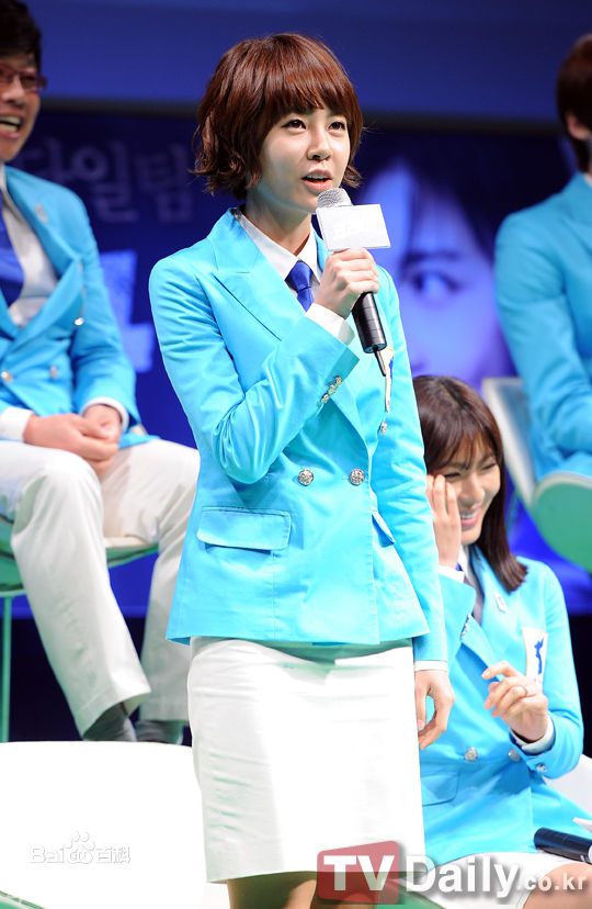 高清崔允英()精彩图册