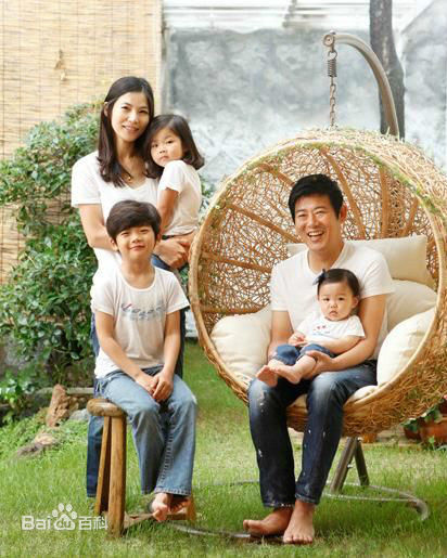 最新成东镒()性感图片