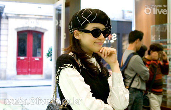 李宝英(Lee Bo Young)主持现场图册