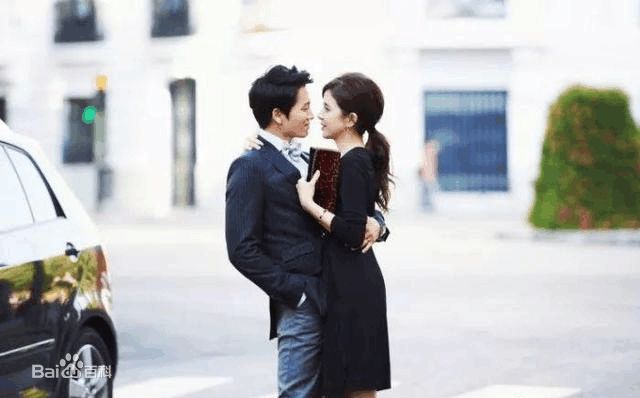 李宝英(Lee Bo Young)池晟和的结婚照片图片图集