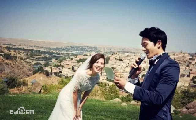 李宝英(Lee Bo Young)池晟和的结婚照片图片图集