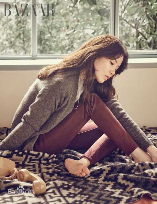 李宝英(Lee Bo Young)BAZZAR素颜照相册