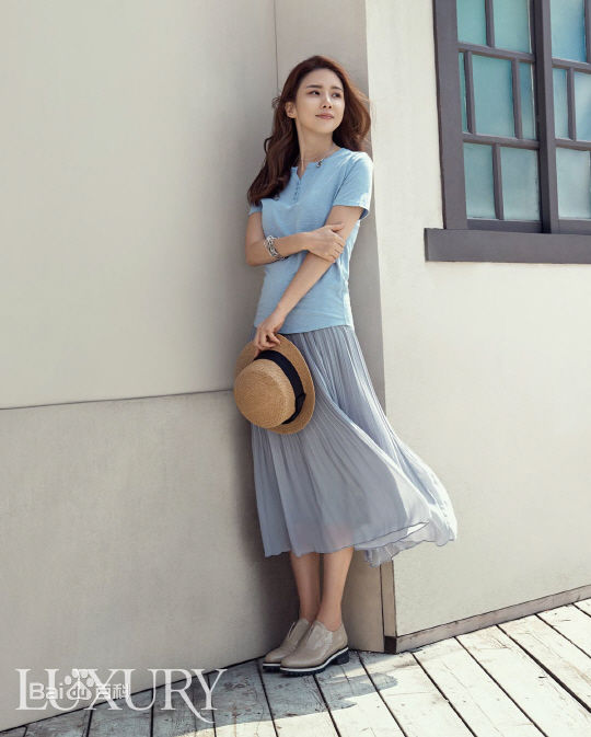 李宝英(Lee Bo Young)代言画报性感图片图集