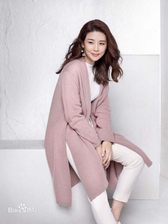 李宝英(Lee Bo Young)代言画报性感图片图集