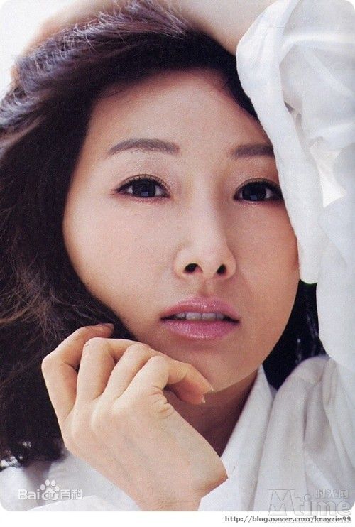 严智苑()个人生活照素颜照相册