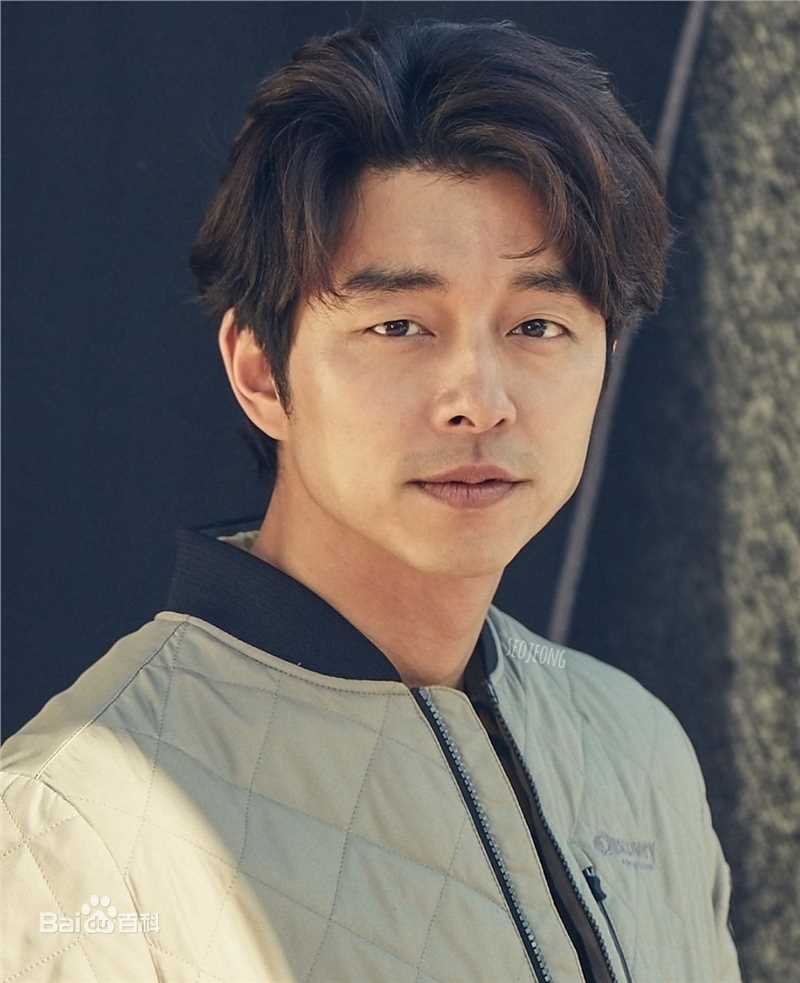 孔刘( （韩文）Gong Yoo（英文）)采访相关图集素颜照相册