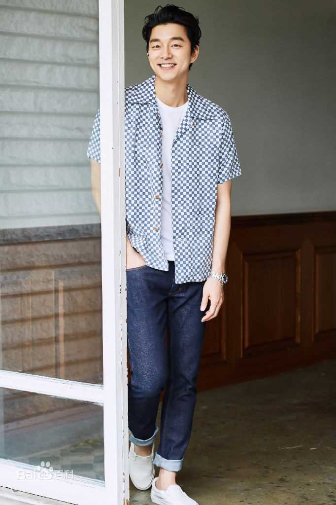 孔刘( （韩文）Gong Yoo（英文）)采访相关图集素颜照相册