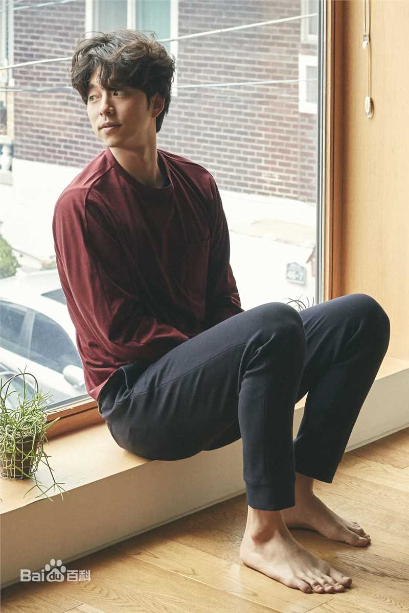 孔刘( （韩文）Gong Yoo（英文）)采访相关图集素颜照相册