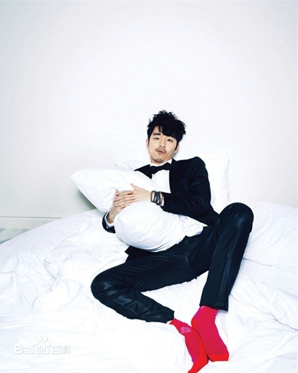 孔刘( （韩文）Gong Yoo（英文）)采访相关图集素颜照相册