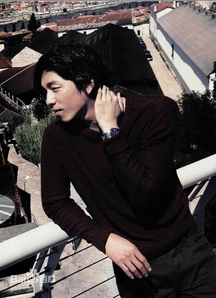 孔刘( （韩文）Gong Yoo（英文）)采访相关图集素颜照相册