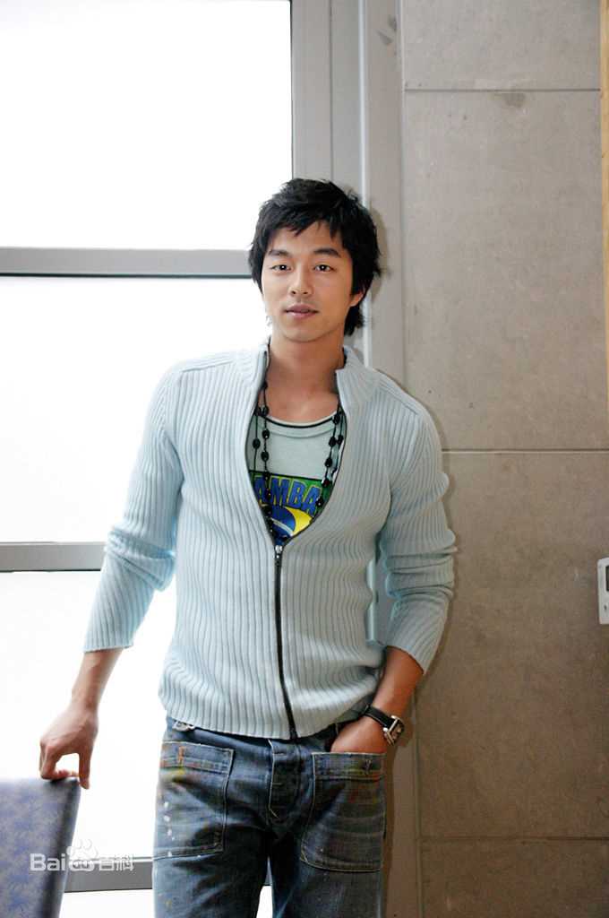 孔刘( （韩文）Gong Yoo（英文）)采访相关图集素颜照相册