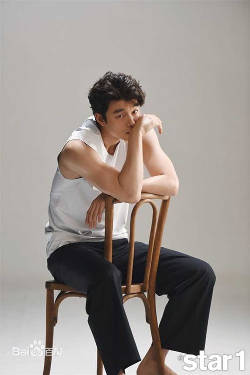 孔刘( （韩文）Gong Yoo（英文）)采访相关图集素颜照相册