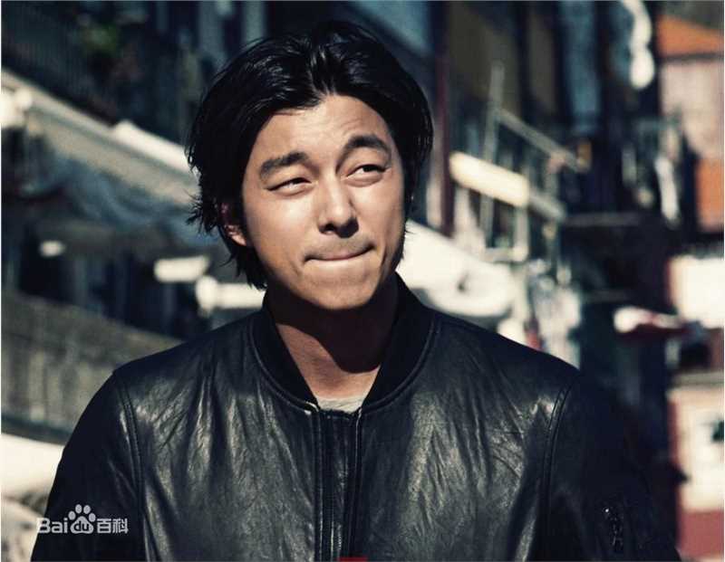 孔刘( （韩文）Gong Yoo（英文）)采访相关图集素颜照相册