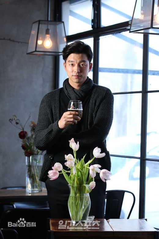 孔刘( （韩文）Gong Yoo（英文）)采访相关图集素颜照相册