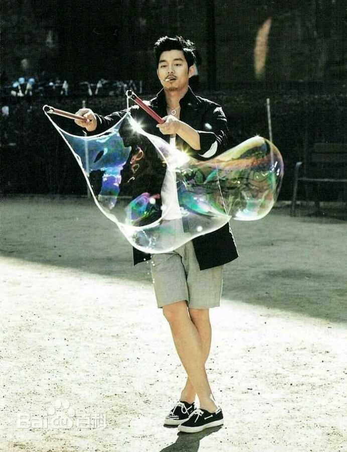 孔刘( （韩文）Gong Yoo（英文）)采访相关图集素颜照相册