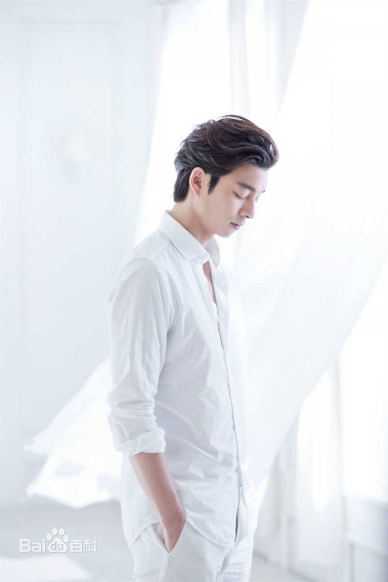 孔刘( （韩文）Gong Yoo（英文）)代言图集性感图片壁纸