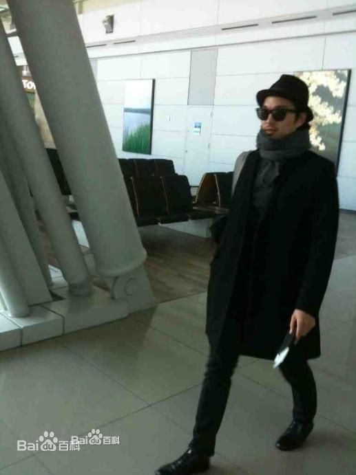 孔刘( （韩文）Gong Yoo（英文）)出席活动图集图册