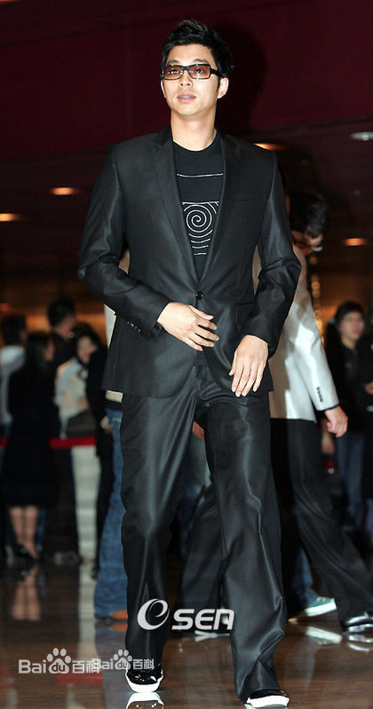 孔刘( （韩文）Gong Yoo（英文）)出席活动图集图册