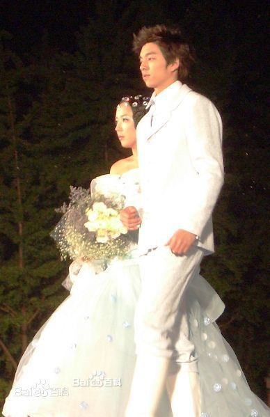 孔刘( （韩文）Gong Yoo（英文）)出席活动图集图册