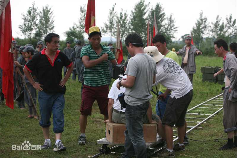 最优质李俊岩在《少共国际师》拍摄现场中的相册