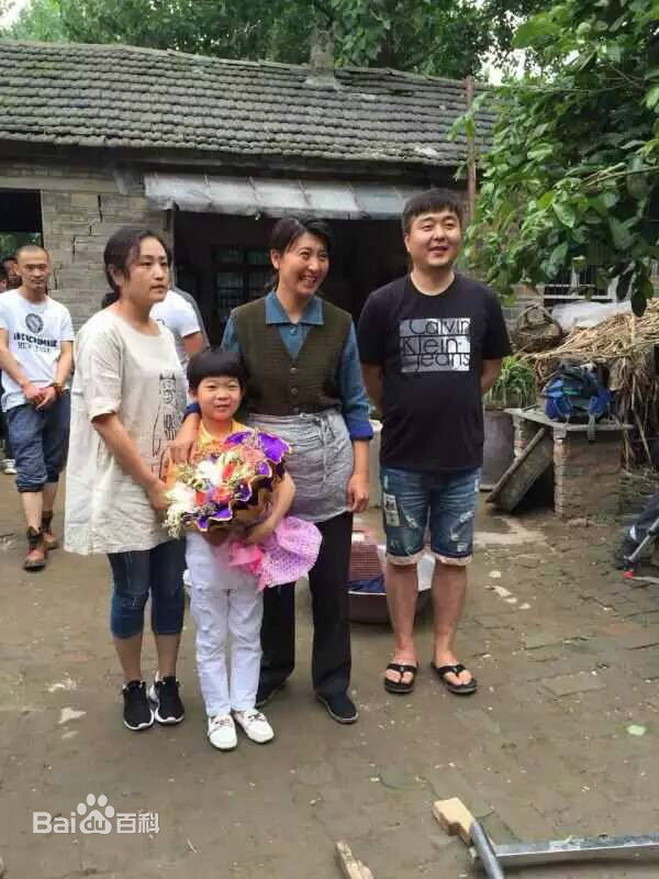 高清王天泽(Lucas)在《俺娘田小草》饰演李小浩片场资料影集中的图册