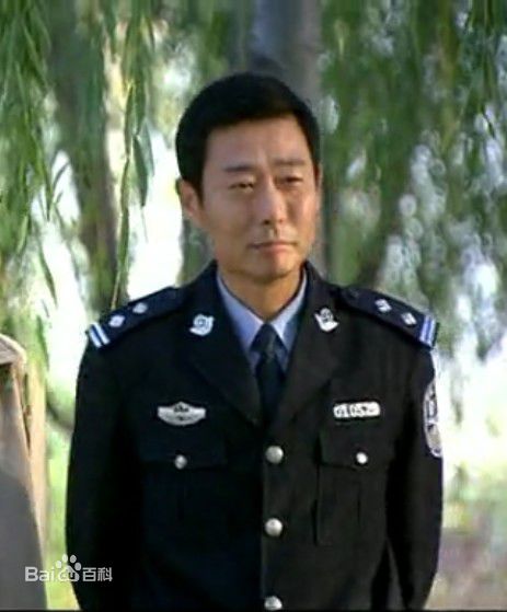 霍青的警察形象图片图集