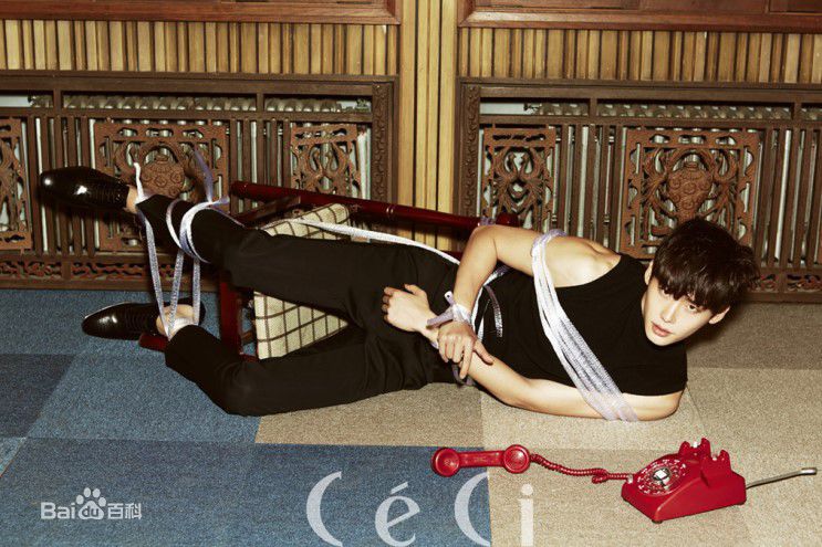 李钟硕(Lee Jong Suk)CeCi生活照