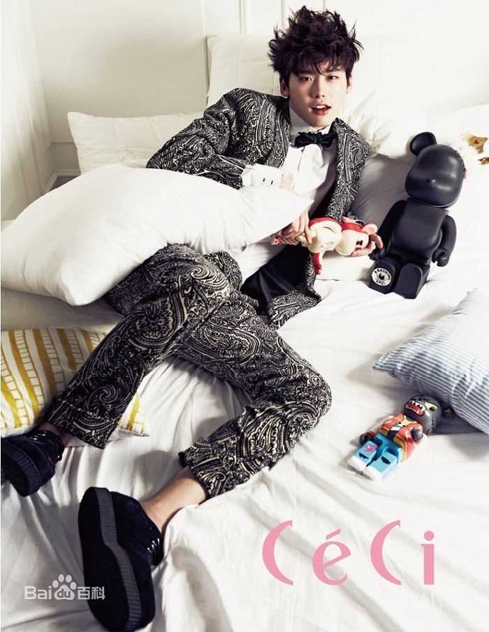 李钟硕(Lee Jong Suk)CeCi生活照
