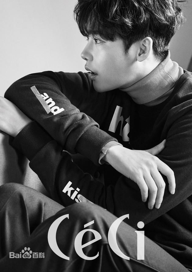 李钟硕(Lee Jong Suk)CeCi生活照