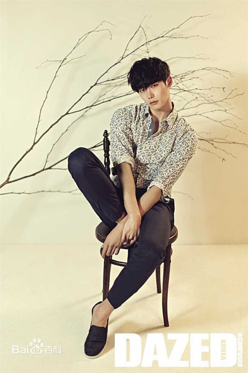 李钟硕(Lee Jong Suk)DAZED生活照相册