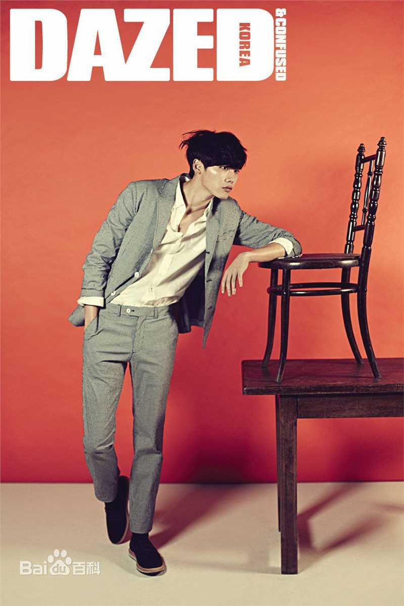 李钟硕(Lee Jong Suk)DAZED生活照相册