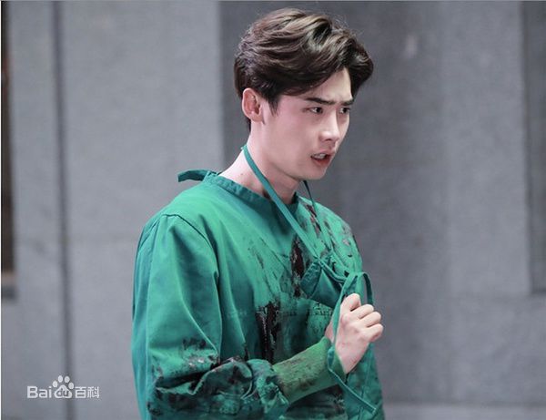 精选李钟硕(Lee Jong Suk)在《Doctor异乡人》中的图册