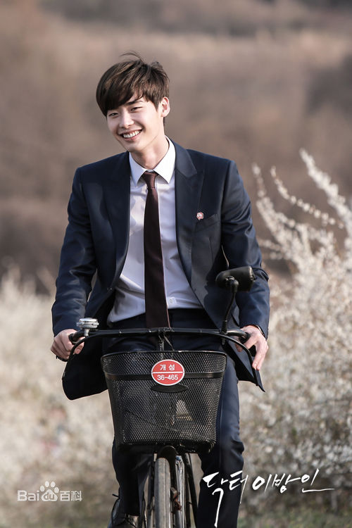 精选李钟硕(Lee Jong Suk)在《Doctor异乡人》中的图册