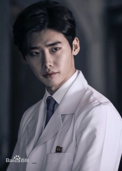 精选李钟硕(Lee Jong Suk)在《Doctor异乡人》中的图册