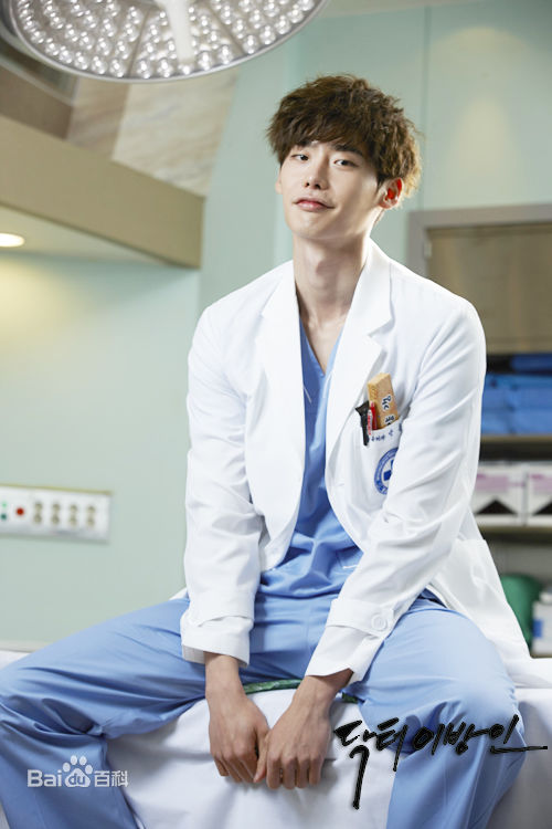 精选李钟硕(Lee Jong Suk)在《Doctor异乡人》中的图册