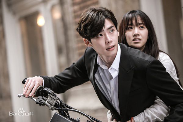 精选李钟硕(Lee Jong Suk)在《Doctor异乡人》中的图册