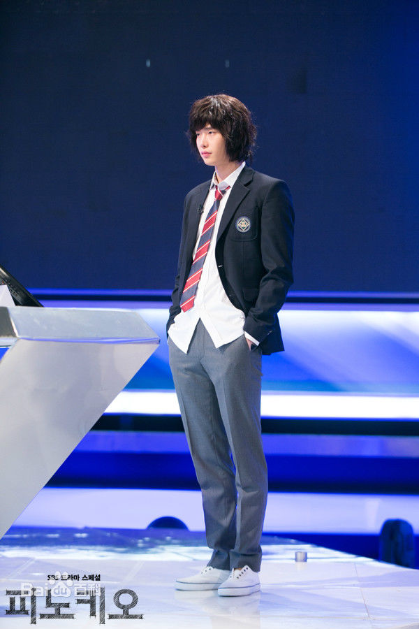 精选李钟硕(Lee Jong Suk)在《匹诺曹》中的图册